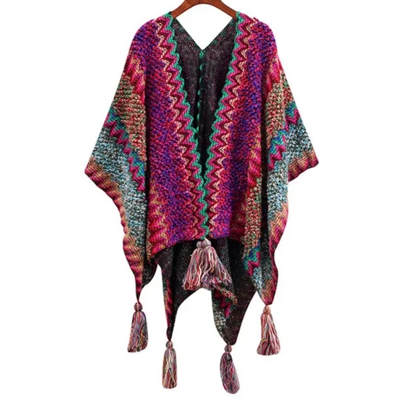Gorgeous crocheted ponchos - Picture 2 of 6